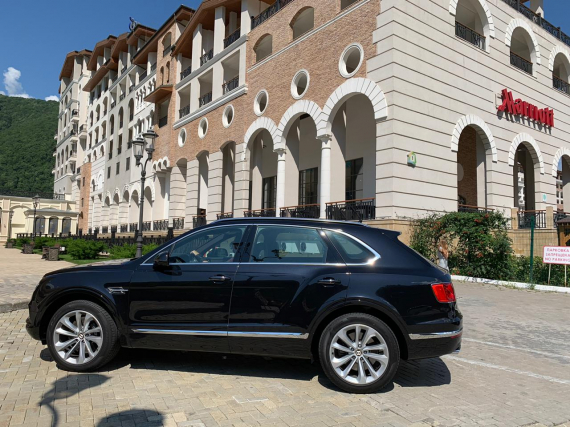 Bentley Краснодар провел роскошный уик-энд на побережье для клиентов марки