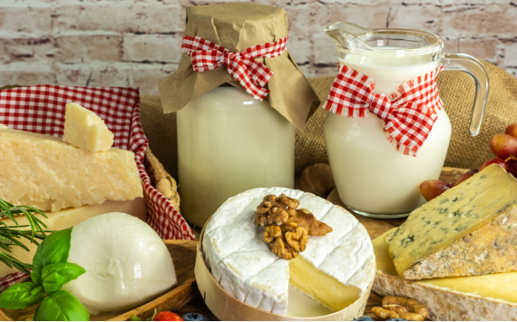 Россельхозбанк: объёмы потребления сыра и сливочного масла увеличатся на 3%